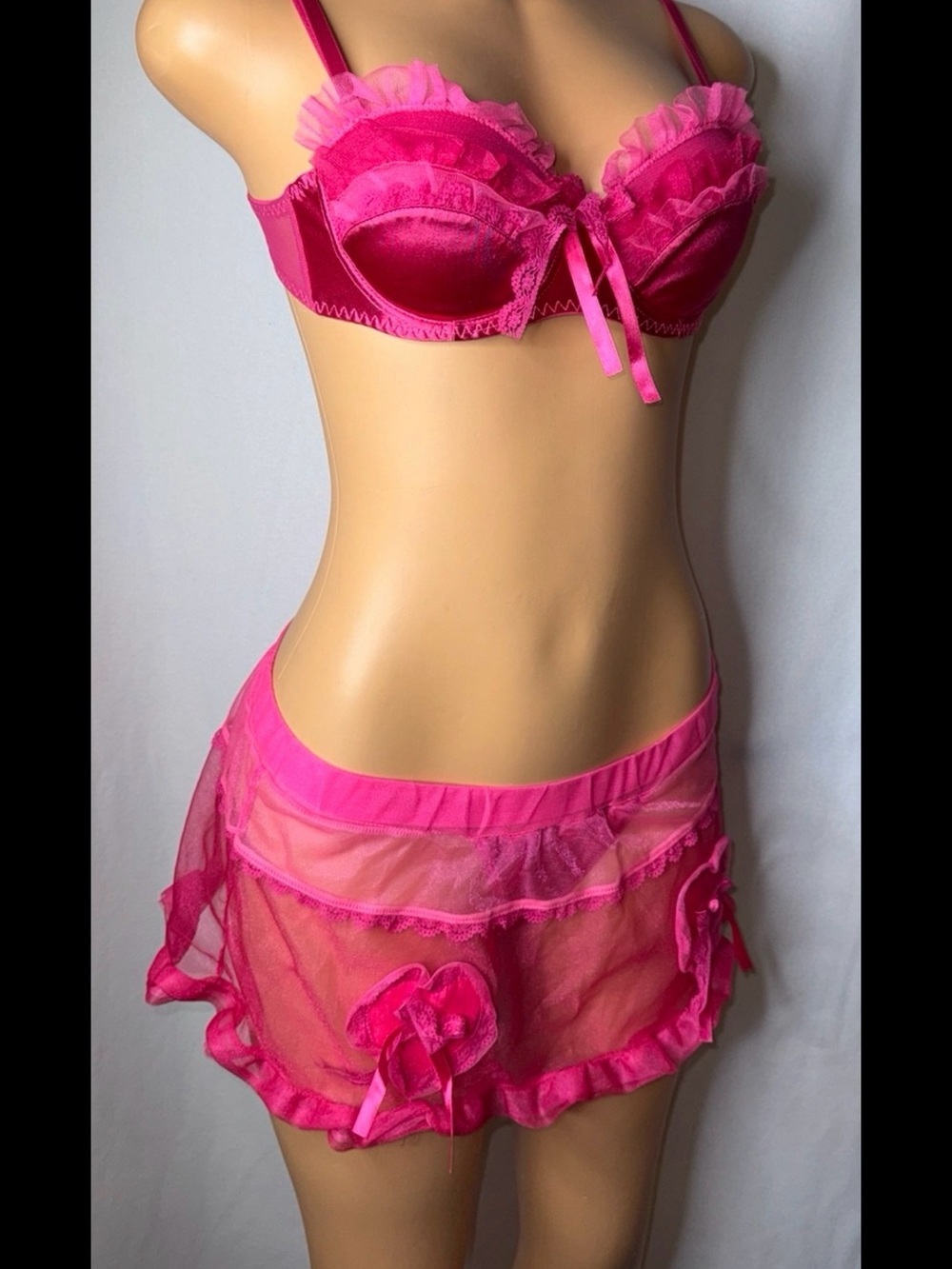 Women's Hot Pink Ruffled Lingerie Set - Picture 4 of 5